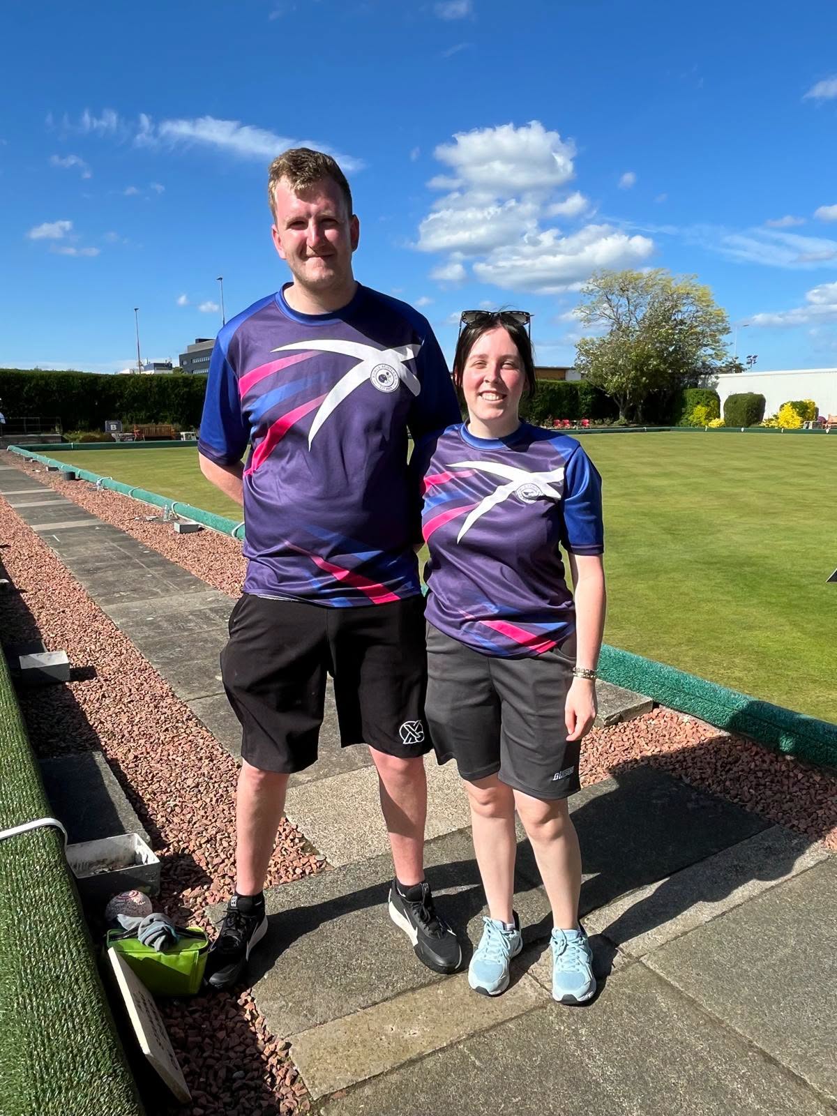 𝗣𝗢𝗗𝗜𝗨𝗠 𝗢𝗣𝗘𝗡 𝗣𝗔𝗜𝗥𝗦 | 𝗦𝗜𝗚𝗛𝗧𝗛𝗜𝗟𝗟 𝗕𝗢𝗪𝗟𝗜𝗡𝗚 𝗖𝗟𝗨𝗕
Jessica Young And Lewis Betts
Kara... 𝗣𝗢𝗗𝗜𝗨𝗠 𝗢𝗣𝗘𝗡 𝗣𝗔𝗜𝗥𝗦 | 𝗦𝗜𝗚𝗛𝗧𝗛𝗜𝗟𝗟 𝗕𝗢𝗪𝗟𝗜𝗡𝗚 𝗖𝗟𝗨𝗕
Jessica Young And Lewis Betts
Kara...